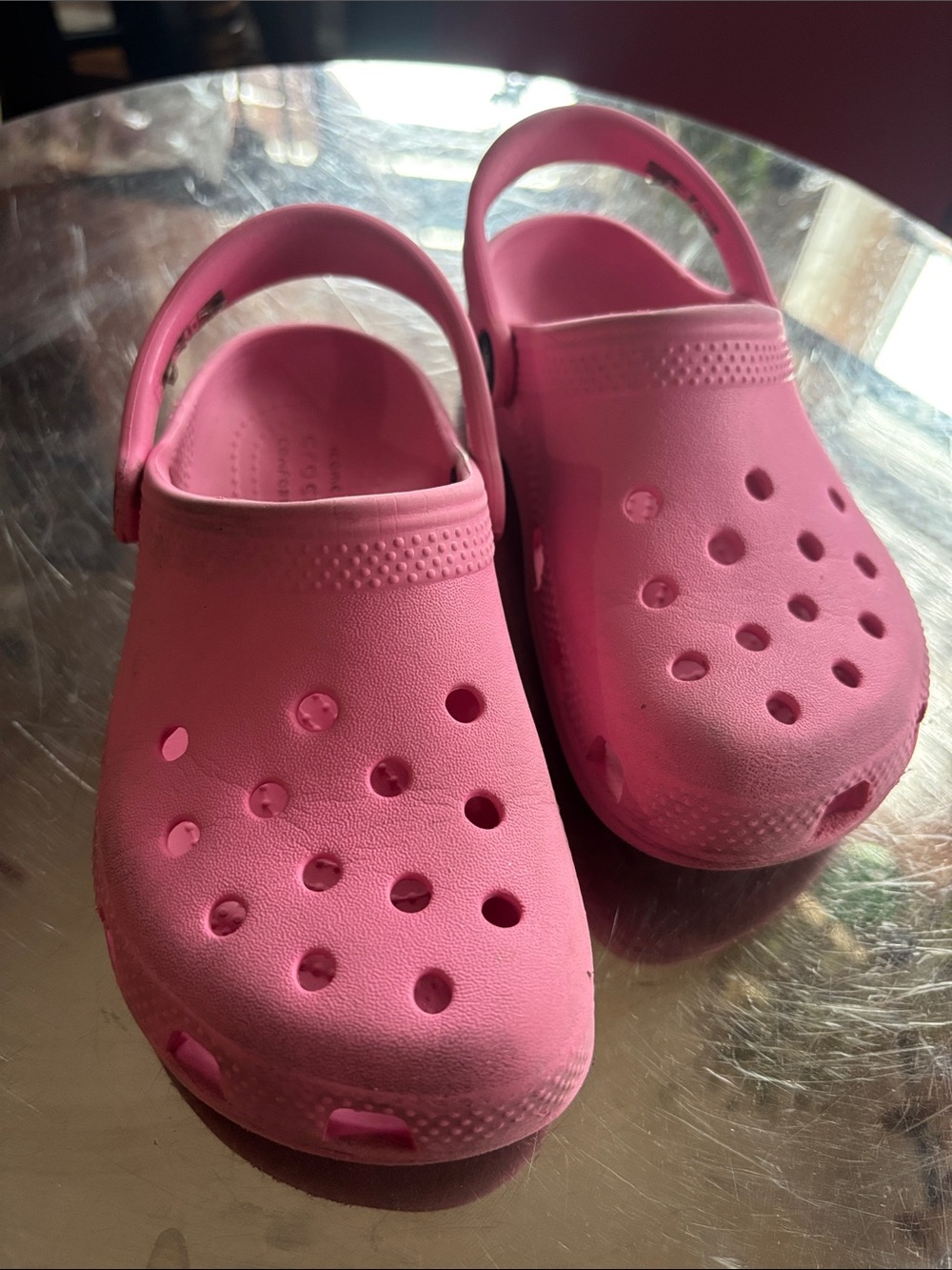 CROCS Kids Classic Clog in Bright Pink